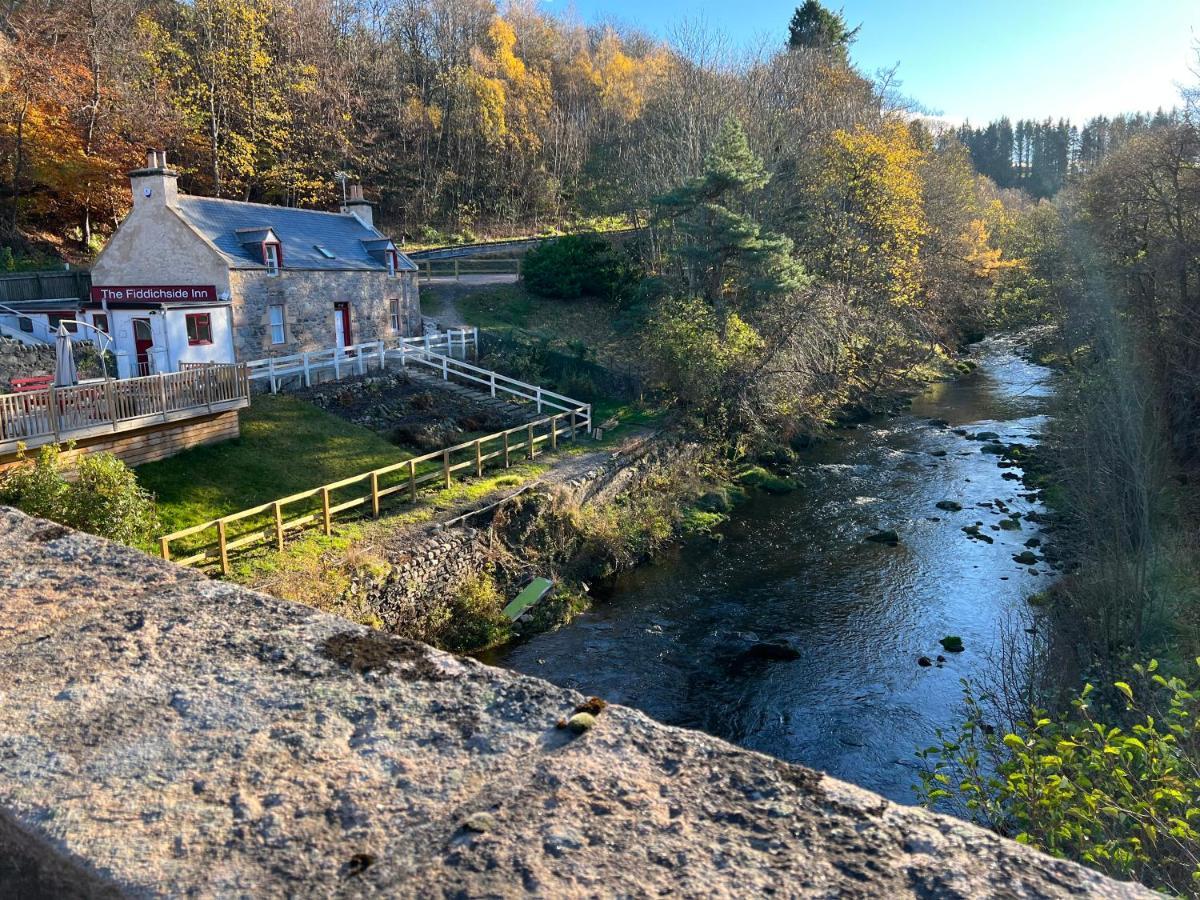 The Fiddichside Inn Aberlour Buitenkant foto