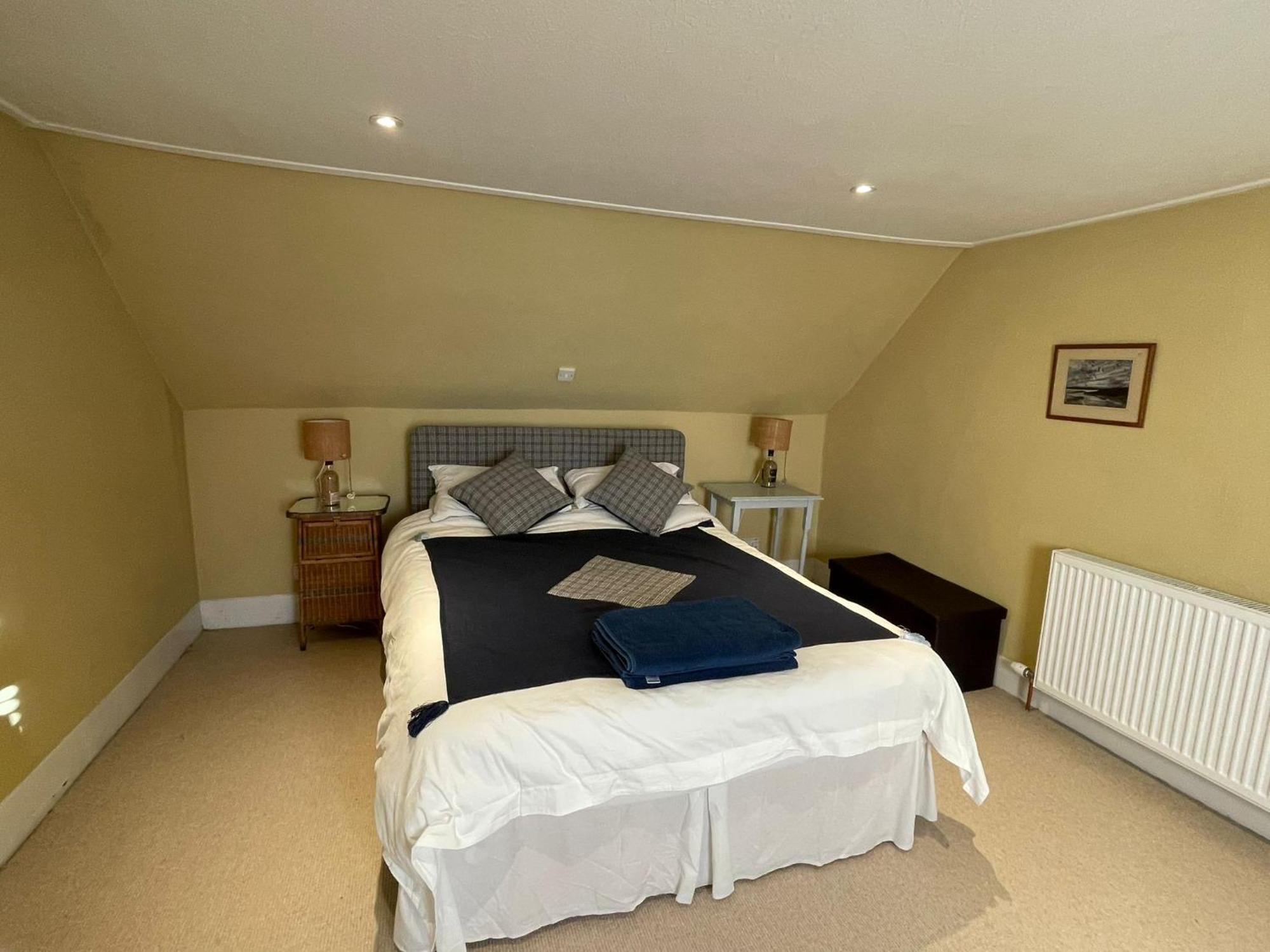 The Fiddichside Inn Aberlour Buitenkant foto